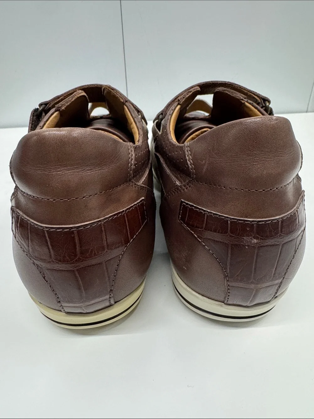 Caporicci genuine real 🐊 Leather Casual Velcro Sneakers size 42